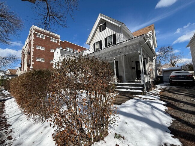 Foto del edificio - Single Family Home In The Park Ave Neighborhood!