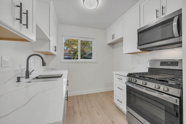 Foto del edificio - 9678 Lake Natoma Dr