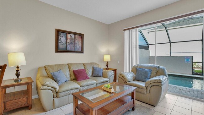 Building Photo - 2326 Silver Palm Dr