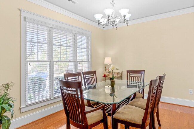 Foto del edificio - 516 Alden Bridge Dr