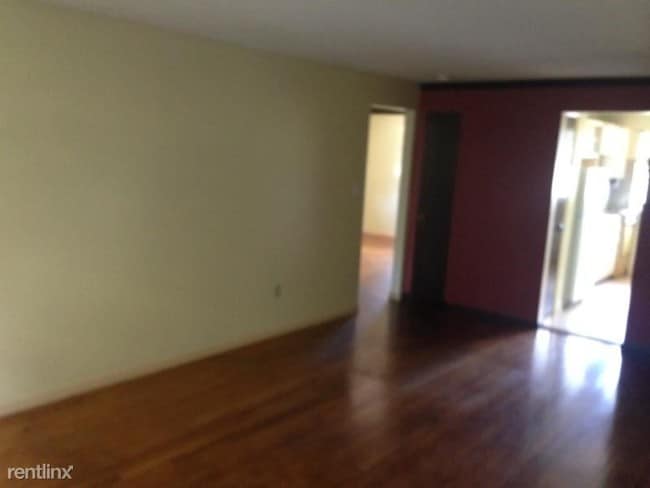 Building Photo - 95 Fern St