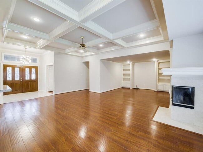 Building Photo - 14211 Woodville Gardens Dr