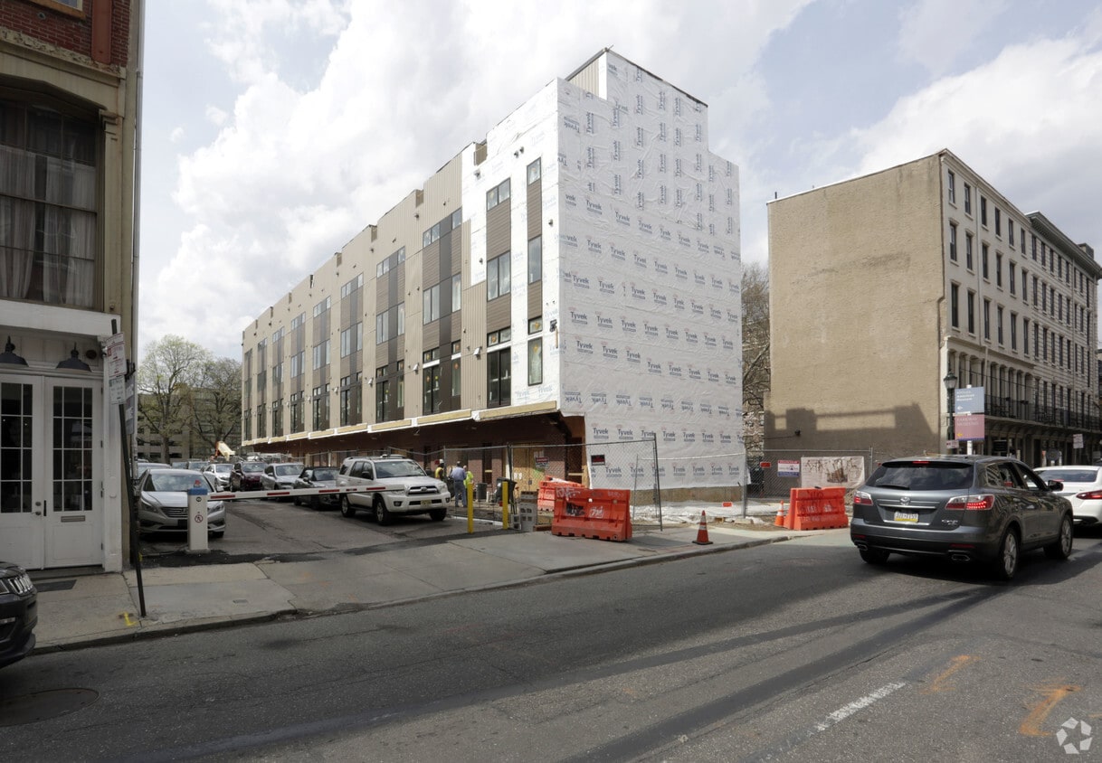 Building Photo - Lippincott Alley