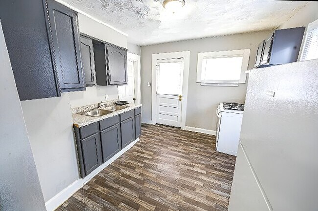 Foto del edificio - 1421 Shepard St