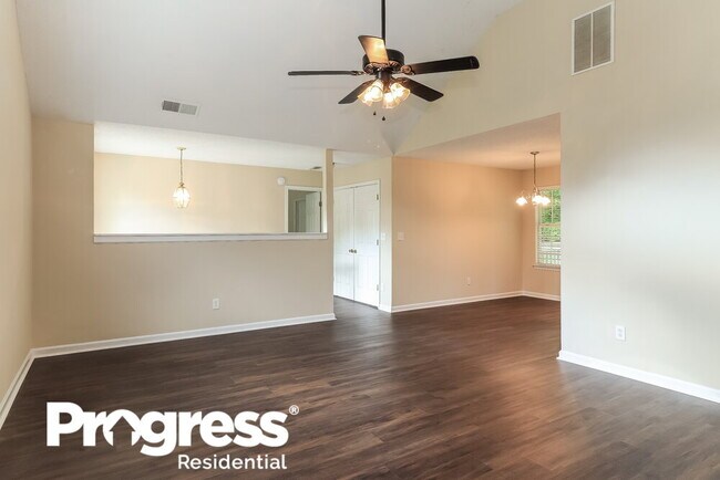 Building Photo - 409 Robin Hill Ln