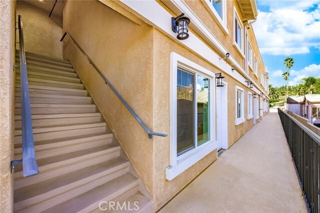 Building Photo - 5639 Huntington Dr