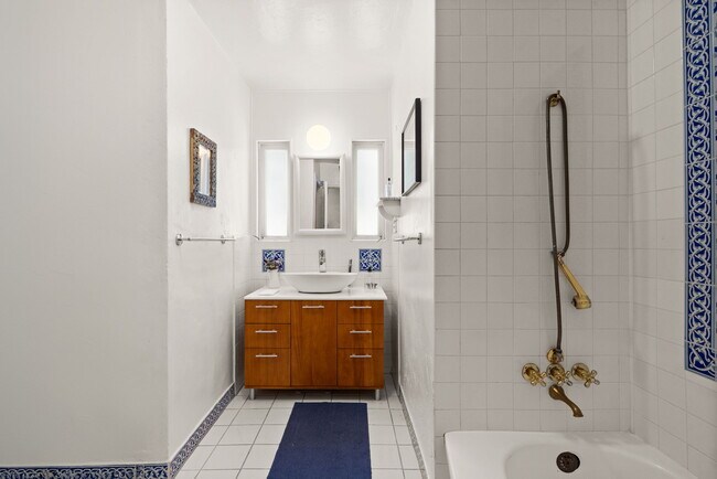 Foto del edificio - 8410 Kirkwood Dr