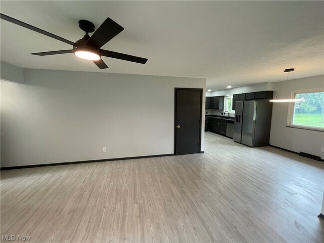 Foto del edificio - 9761 Fair Rd