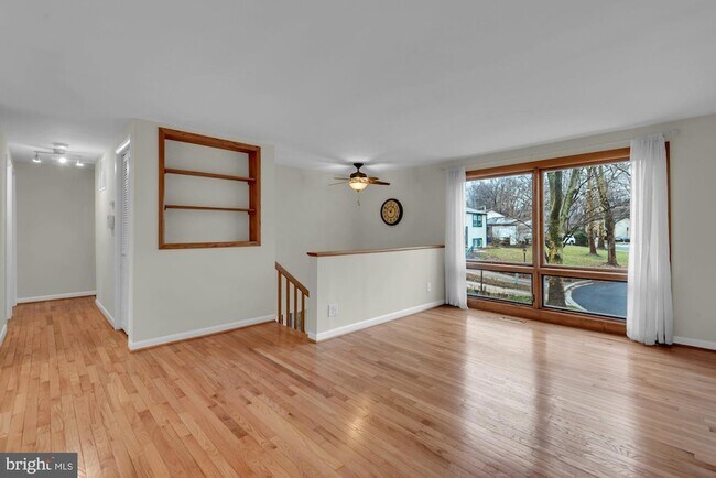 Foto del edificio - 8856 Youngsea Pl