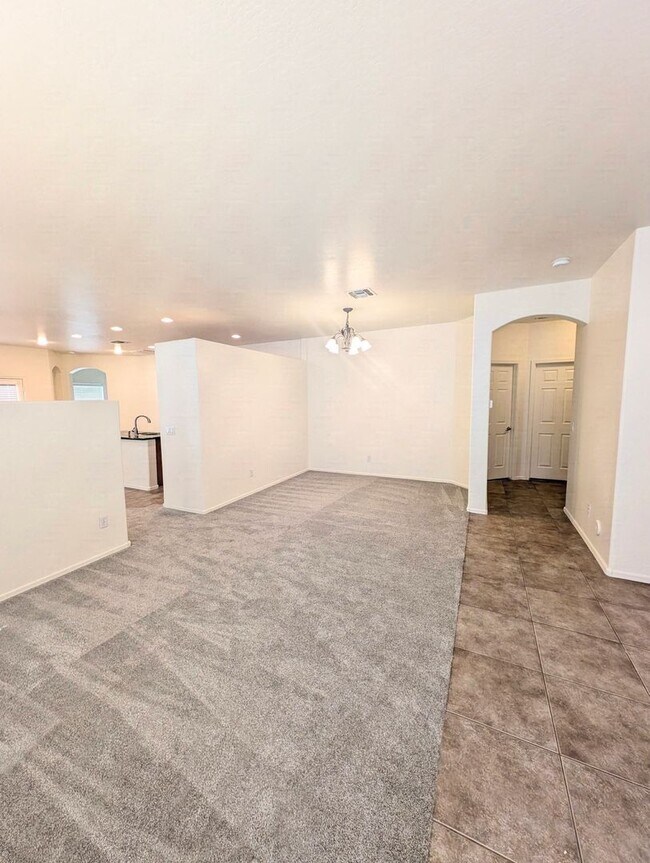 Foto del edificio - 44714 Alamendras St