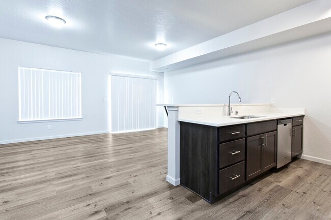 Building Photo - Valley Pointe Townhomes