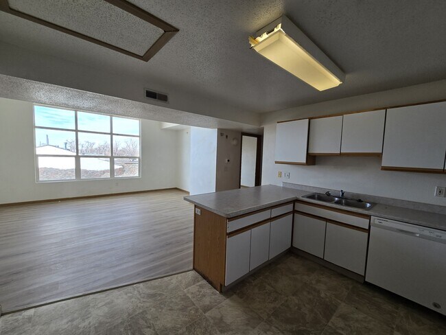 Foto del edificio - 64 Miller Ave SW