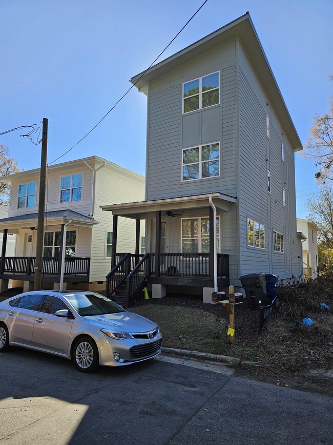 Building Photo - 109 Turner St