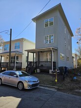 Building Photo - 109 Turner St