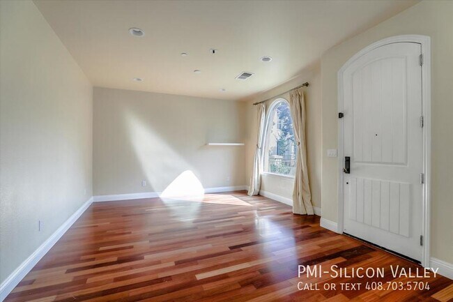 Foto del edificio - Amazing Near New, Warm Springs area