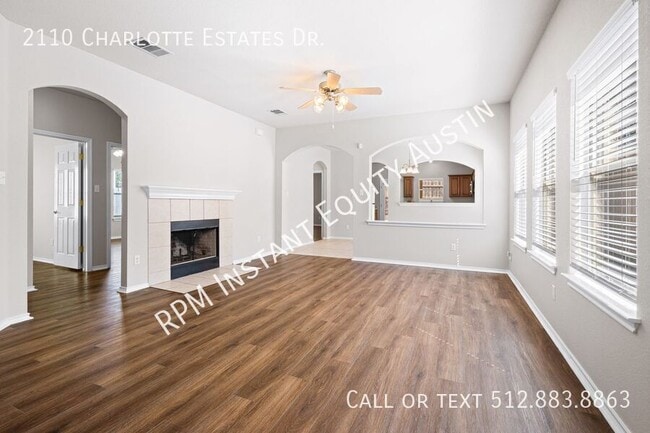 Foto del edificio - 2110 Charlotte Estates Dr
