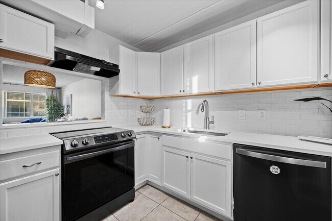 Building Photo - 4500 N Flagler Dr