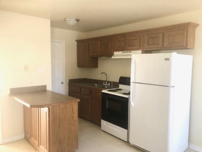 Foto del edificio - 44068 S Baptist Rd