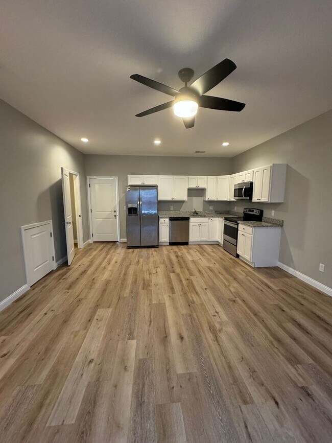 Foto del edificio - Devil&#39;s Glen Townhomes