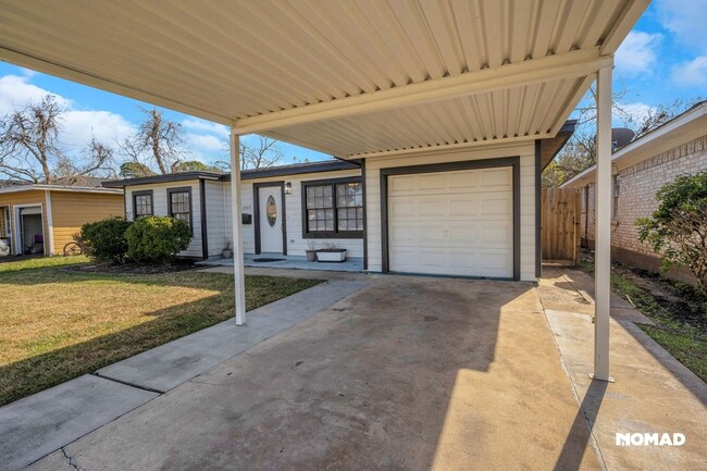 Building Photo - Charming 3BR House in La Marque