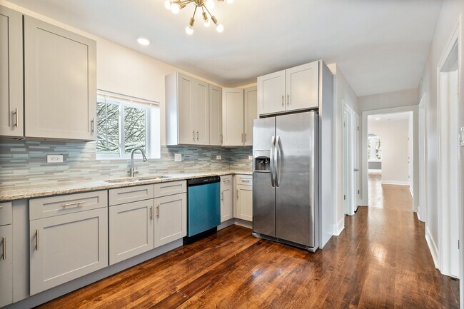 Foto del edificio - 2657 W Coyle Ave