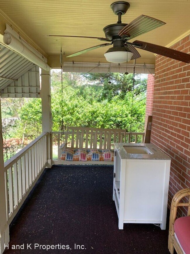 Foto del edificio - 3 br, 2.5 bath House - 27 Westside Court