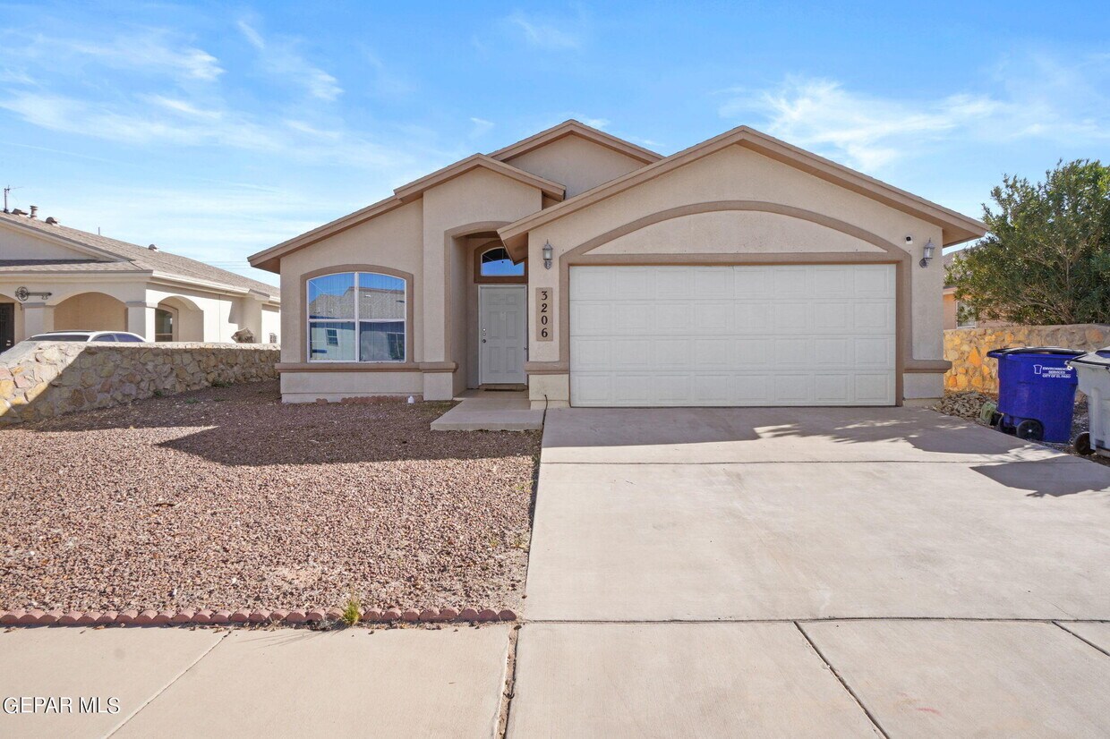 Primary Photo - 3206 Olive Point Pl