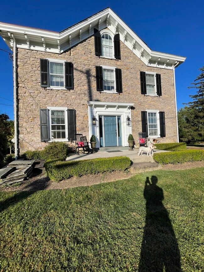 Foto del edificio - 260 Wells Rd