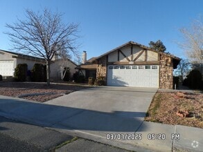 Building Photo - 13750 Oakmont Dr