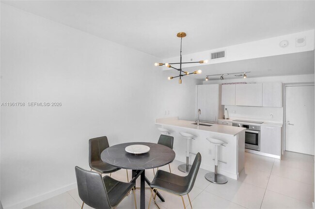 Foto del edificio - 501 NE 31st St