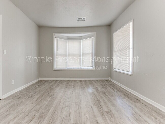 Foto del edificio - 1719 NW 1st St