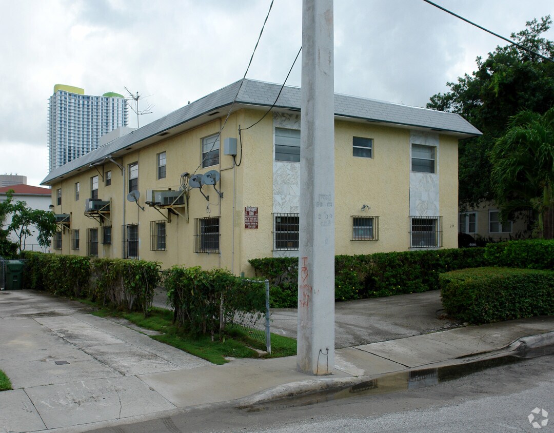Building Photo - 245 SW 11th St