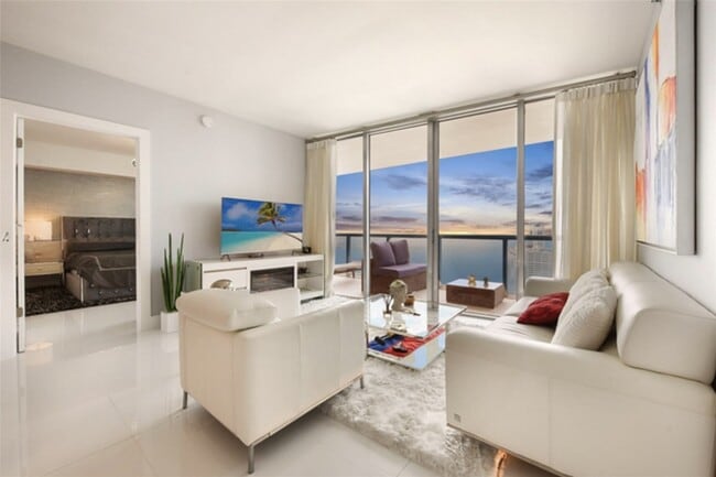 Foto del edificio - 495 Brickell Ave