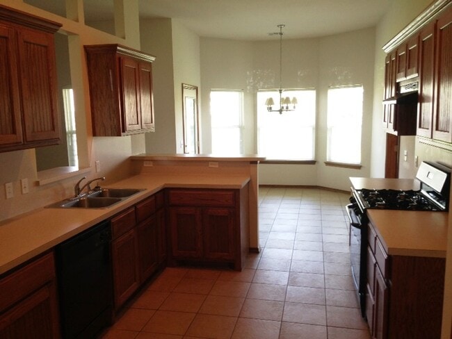 Photo - 3 Bed + Office - Moore Schools - Must See House