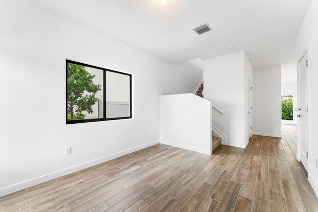 Foto del edificio - 5024 Elderberry St