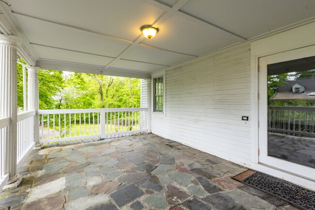 Building Photo - 79 Deforest St