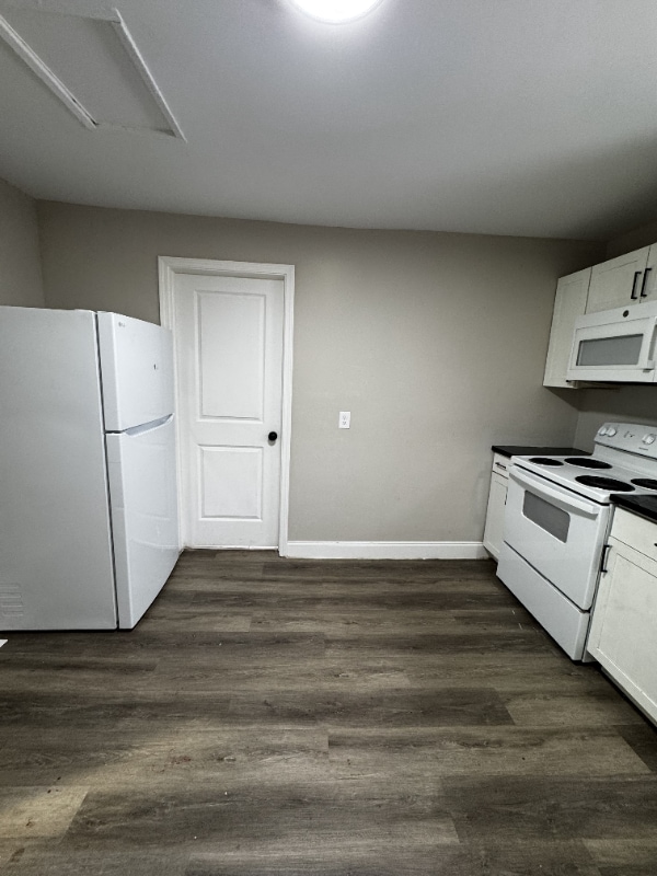 Building Photo - 212 Stevens Ave