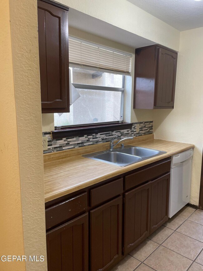 Foto del edificio - 1504 Monte Sanders Ln