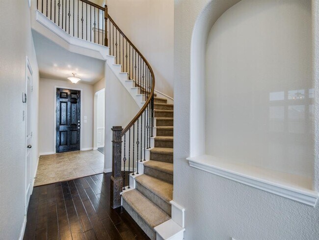 Building Photo - 2405 Playa Del Mar Dr