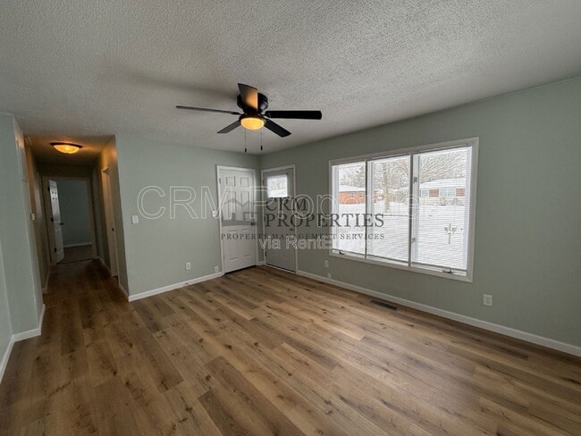 Building Photo - 800 Maumee Dr