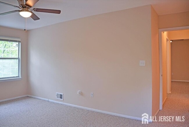 Foto del edificio - 311 Green Hollow Dr