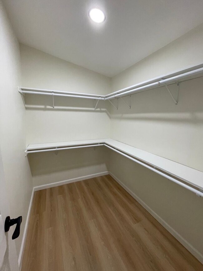 Building Photo - 3 Bed 2 Bath in South Wichita - Space for ...