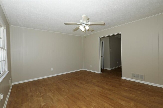 Foto del edificio - 107 Inverness Dr