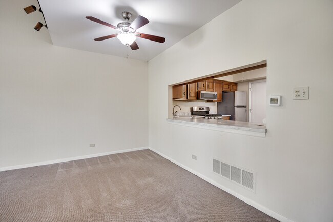 Building Photo - 1525 Columbia Ct