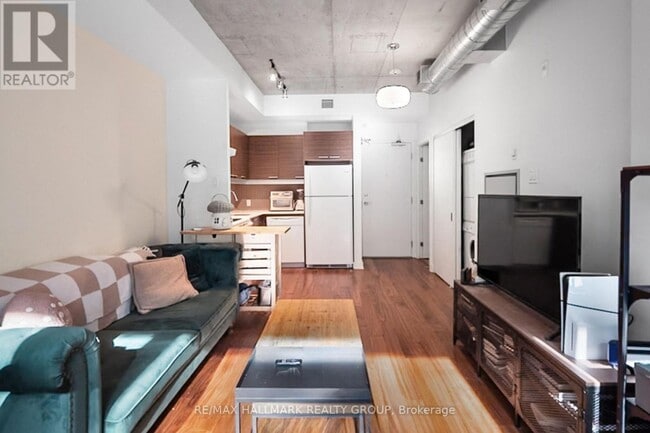 Photo du bâtiment - 354 Gladstone Ave