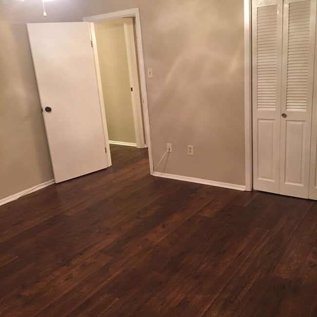 Bedroom - 500 Lake Marina Dr