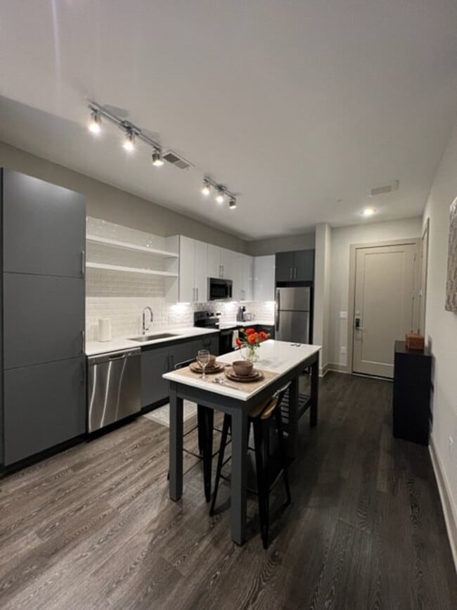 Foto del edificio - 3158 Stillhouse Creek Dr
