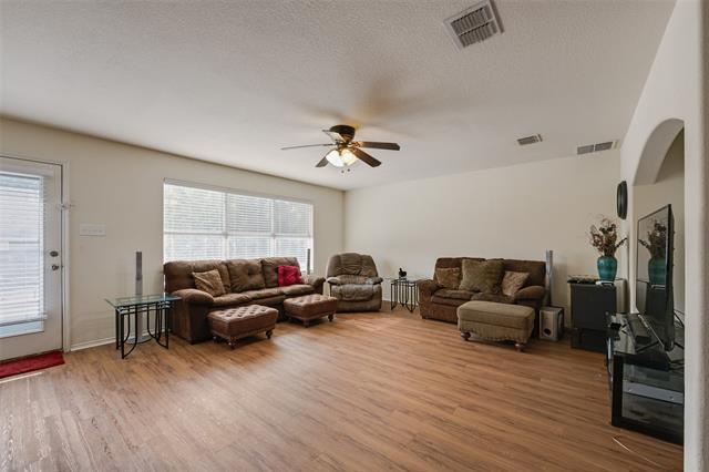 Foto del edificio - 7408 Lazy Spur Blvd
