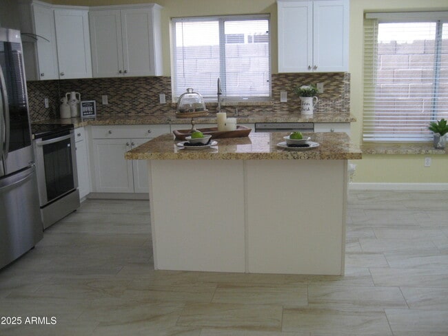 Building Photo - 2108 E Rosemonte Dr
