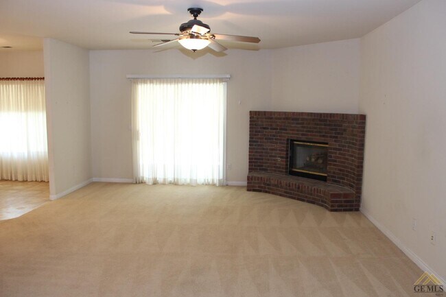Building Photo - 10103 Salerosa Ct